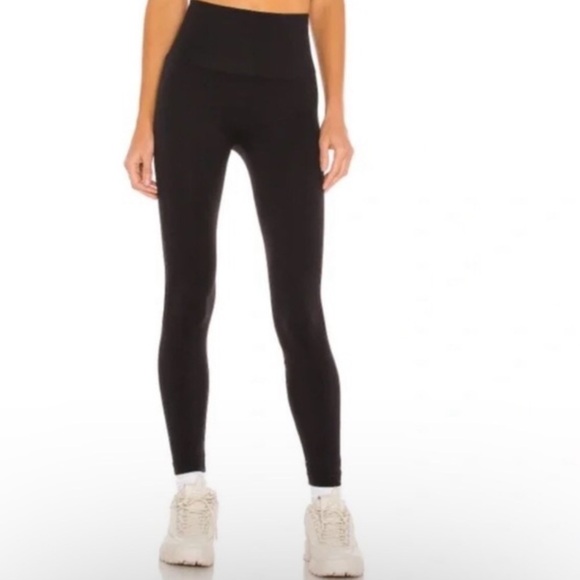 Spanx Look At Me Now seamless leggings in Very Black - Picture 1 of 8